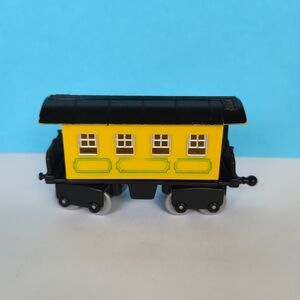 6/$20🔖Toys R Us Er-Lr Yellow Train Car Thomas & Brio Track Compatible